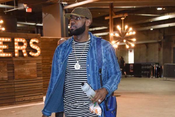 AI打游戏惹众怒！游戏公司紧急抵制“豆包AI手机”