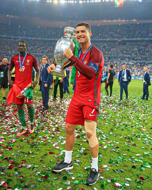 《潜行者2》发售一周年Steam七折促销 现已登陆PS5