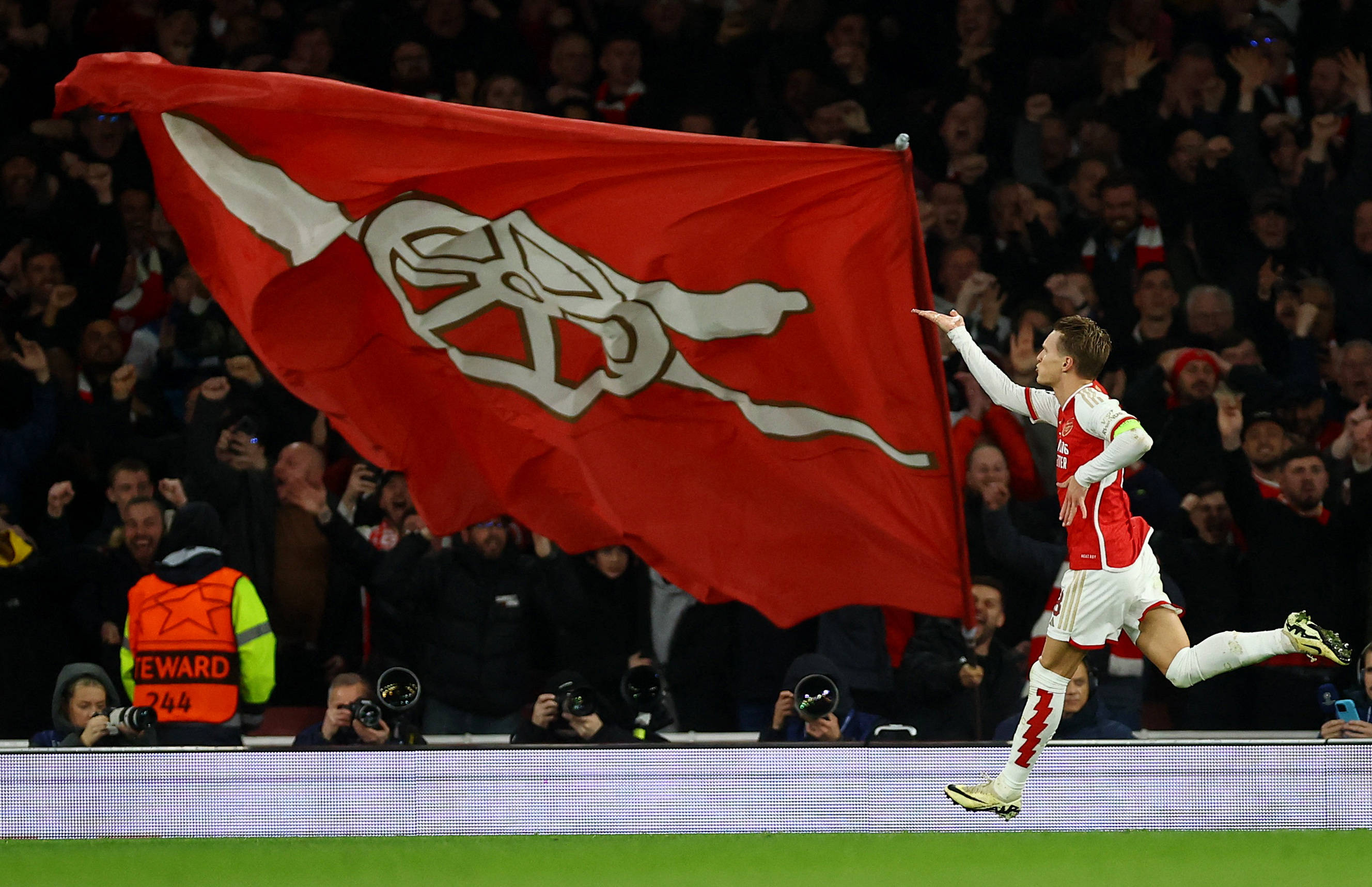 F1：新秀车手表现引发热议